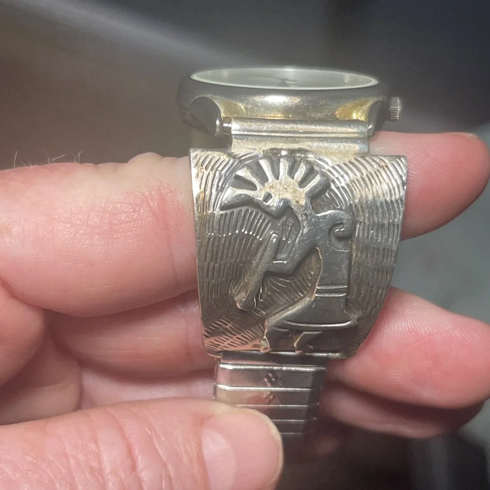 Handmade this wristwatch